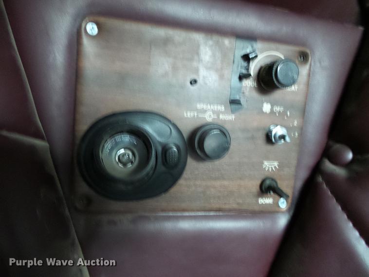 image for item DF2976 1999 Freightliner FLD semi truck