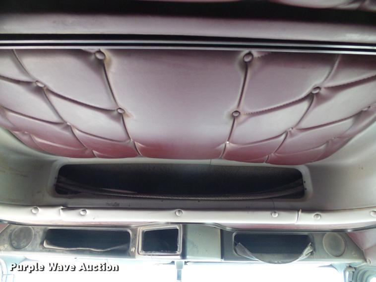 image for item DF2976 1999 Freightliner FLD semi truck