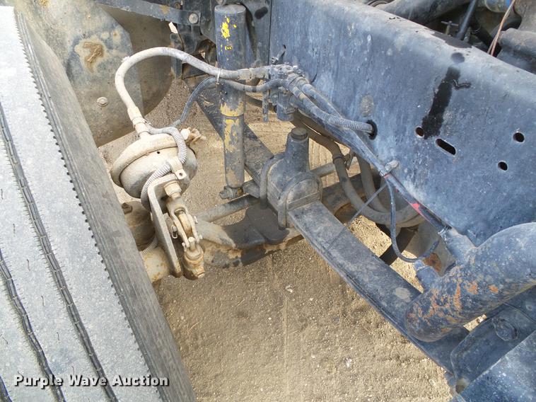 image for item DF2976 1999 Freightliner FLD semi truck