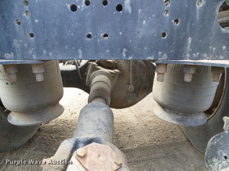 image for item DF2976 1999 Freightliner FLD semi truck