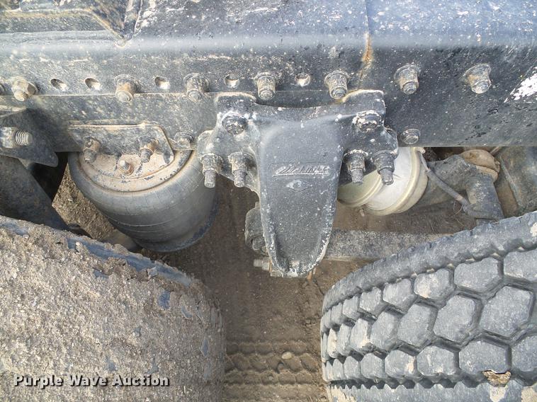 image for item DF2976 1999 Freightliner FLD semi truck