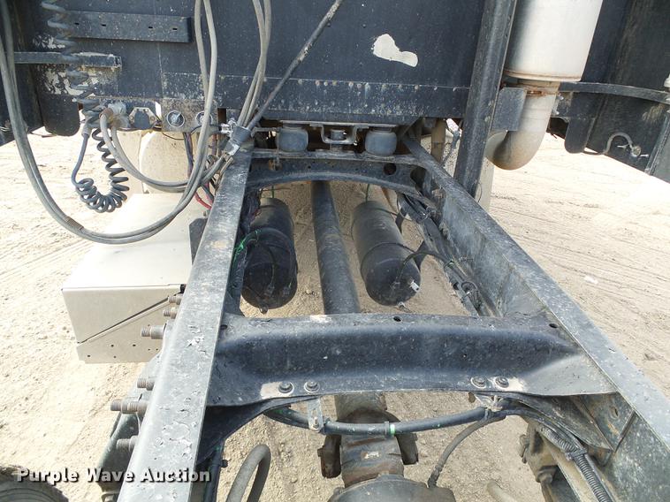 image for item DF2976 1999 Freightliner FLD semi truck