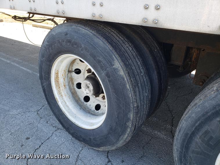 image for item DF3352 2000 Wabash dry van trailer