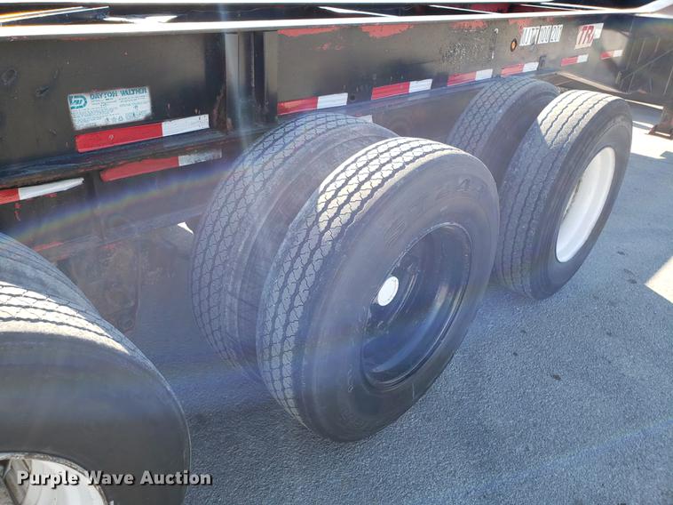 image for item DF3354 2000 Cheetah container trailer