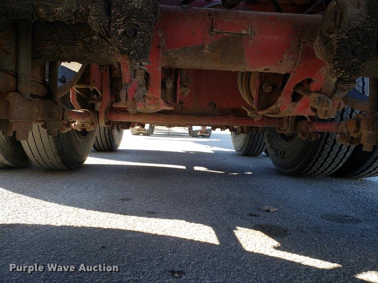 image for item DF3354 2000 Cheetah container trailer