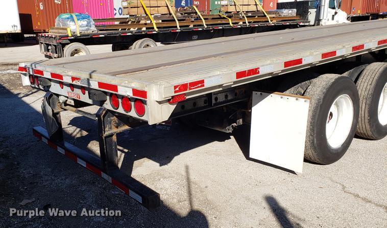 image for item DF3355 1999 Dorsey flatbed trailer