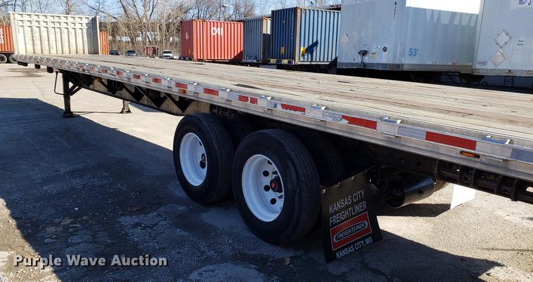image for item DF3355 1999 Dorsey flatbed trailer