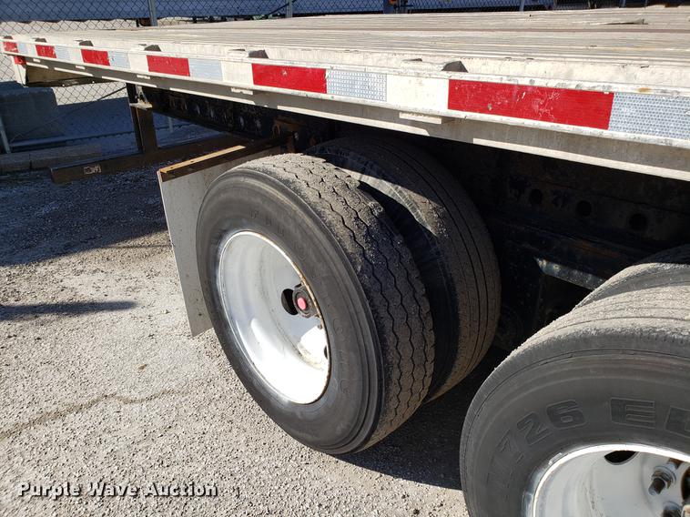image for item DF3355 1999 Dorsey flatbed trailer