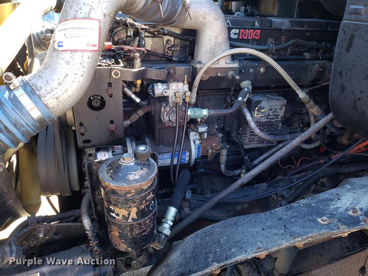 image for item DF3357 1996 International 9400 semi truck