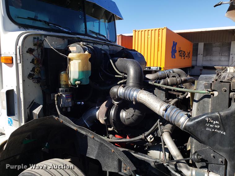 image for item DF3357 1996 International 9400 semi truck