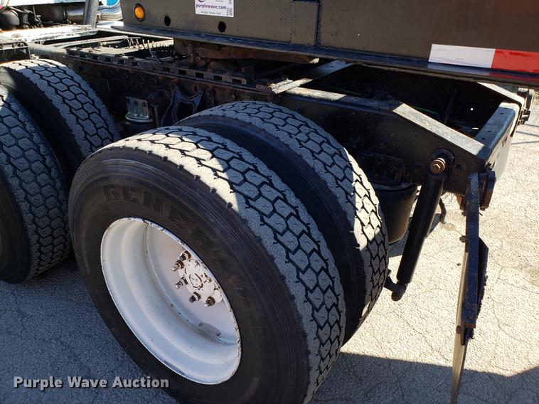 image for item DF3357 1996 International 9400 semi truck