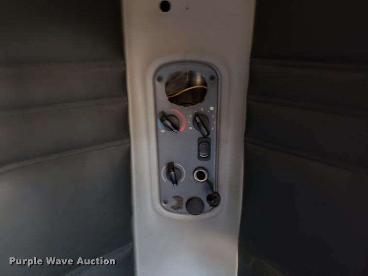 image for item DF3358 2004 Freightliner Columbia semi truck