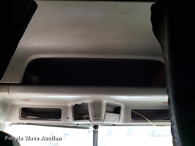 image for item DF3358 2004 Freightliner Columbia semi truck