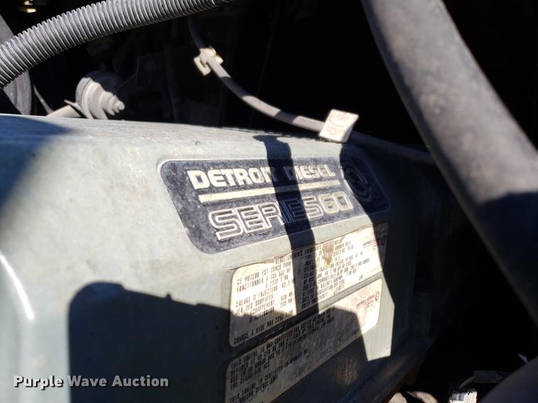 image for item DF3358 2004 Freightliner Columbia semi truck