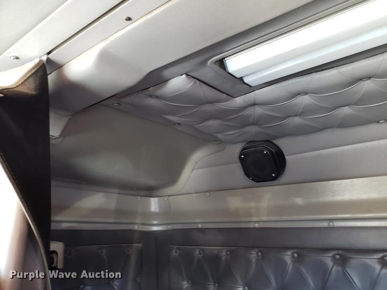 image for item DF3359 2000 International 9400i semi truck