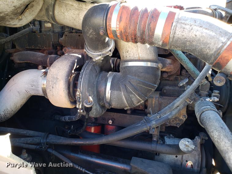 image for item DF3359 2000 International 9400i semi truck