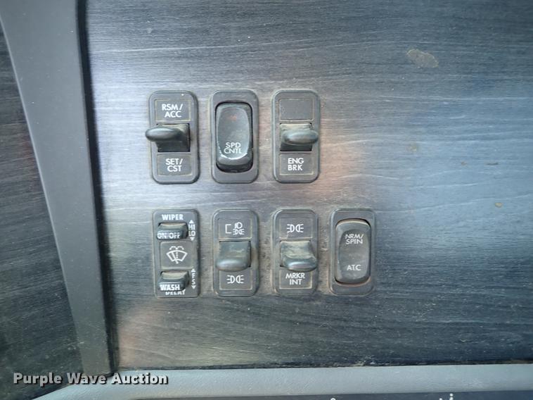 image for item DF8849 2003 Freightliner Columbia semi truck