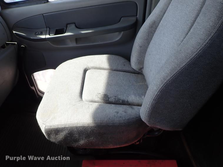 image for item DF8849 2003 Freightliner Columbia semi truck