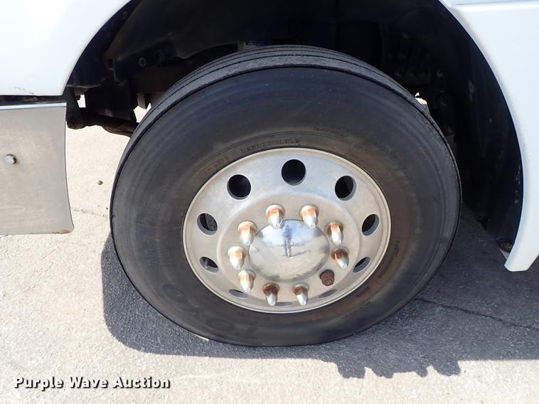 image for item DF8849 2003 Freightliner Columbia semi truck