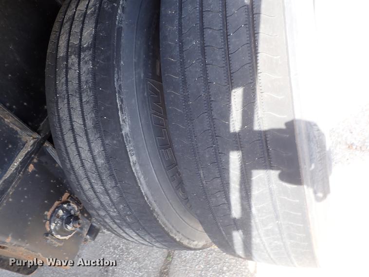 image for item DF8850 2006 Fontaine EFTW-7-8048WSAWK flatbed trailer