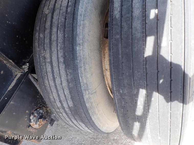 image for item DF8850 2006 Fontaine EFTW-7-8048WSAWK flatbed trailer