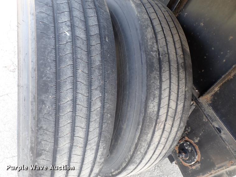 image for item DF8850 2006 Fontaine EFTW-7-8048WSAWK flatbed trailer