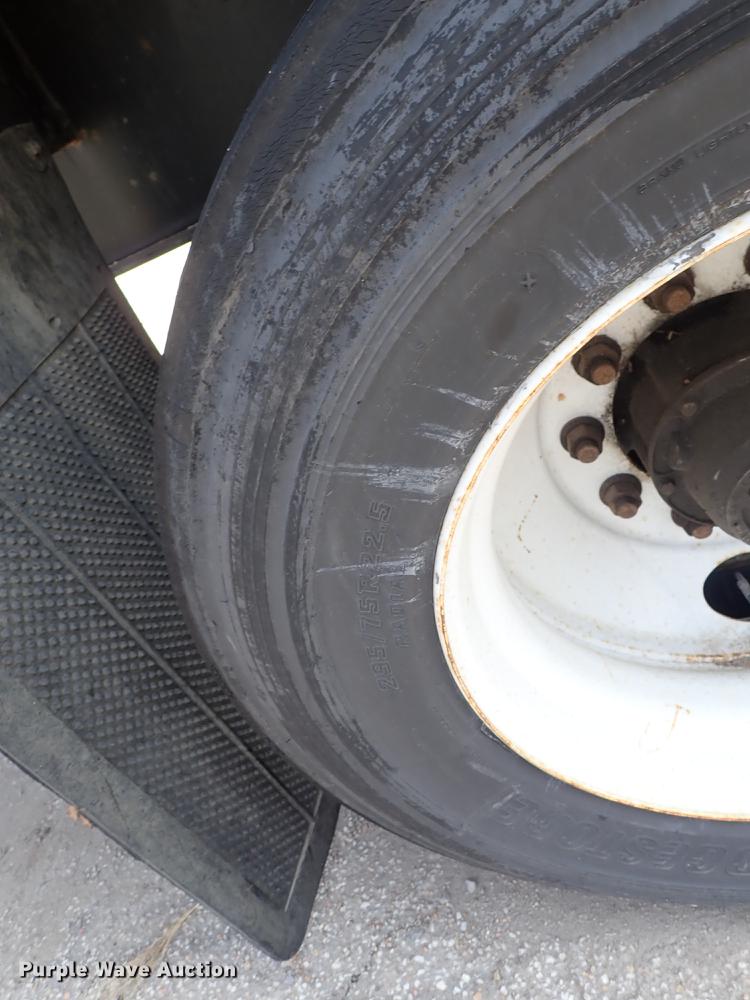 image for item DF8850 2006 Fontaine EFTW-7-8048WSAWK flatbed trailer