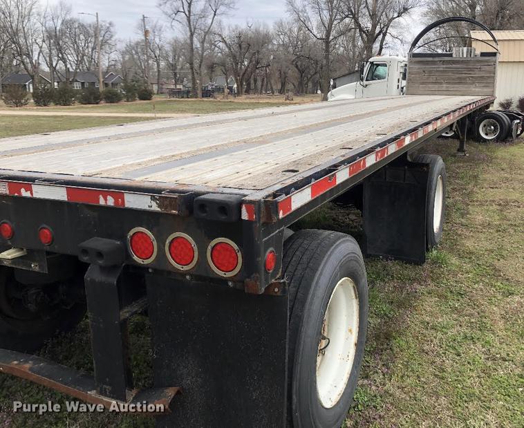 image for item DF8850 2006 Fontaine EFTW-7-8048WSAWK flatbed trailer