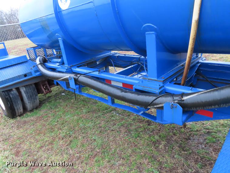 image for item DN9139 1977 Nabors pup tank trailer