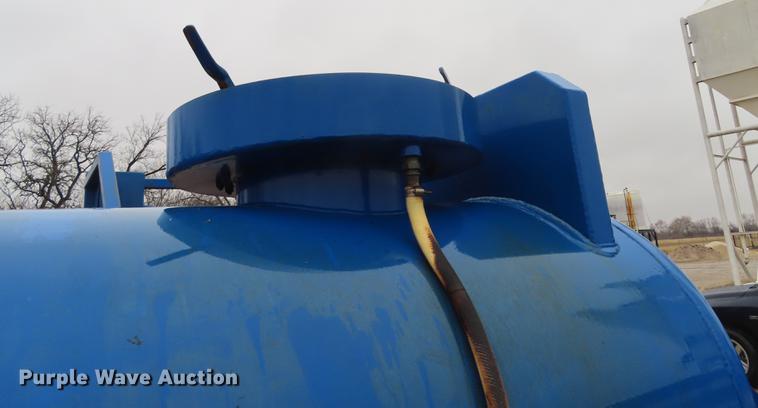 image for item DN9139 1977 Nabors pup tank trailer