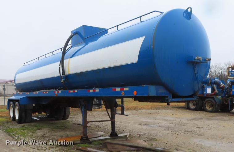 image for item DN9140 2007 shop built tank trailer