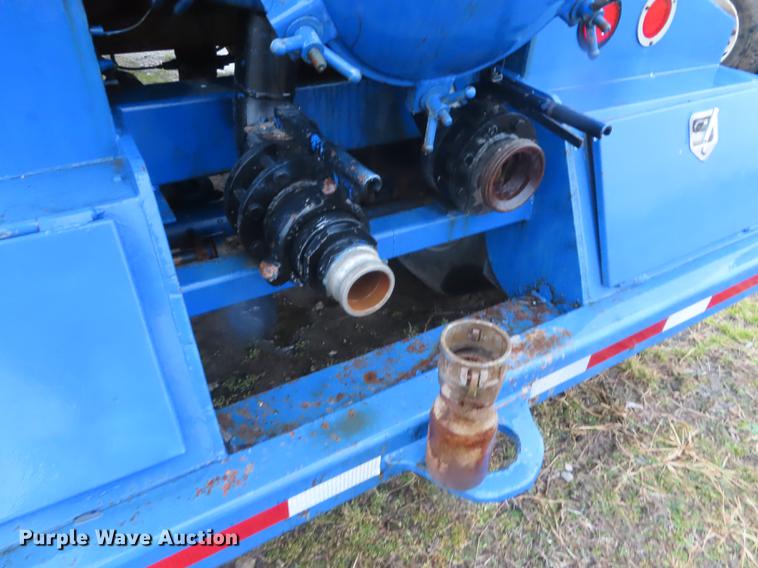 image for item DN9140 2007 shop built tank trailer