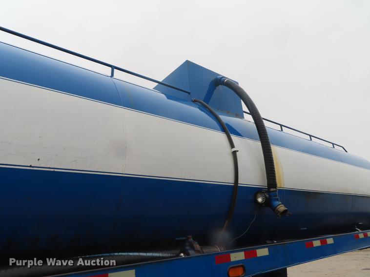 image for item DN9140 2007 shop built tank trailer