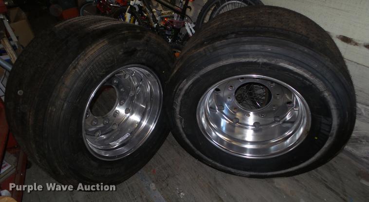 image for item EM9132 (2) Bridgestone 445/50R22.5 tires