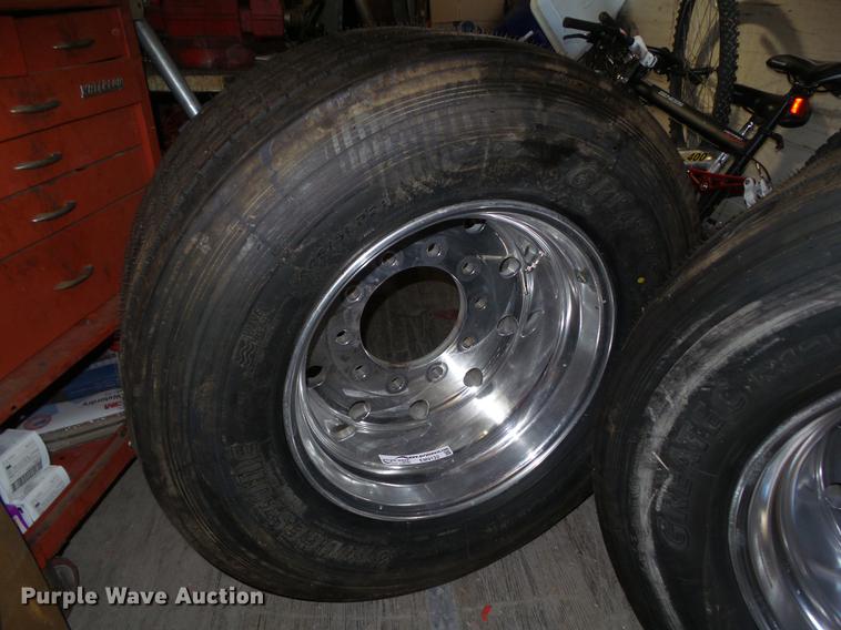 image for item EM9132 (2) Bridgestone 445/50R22.5 tires