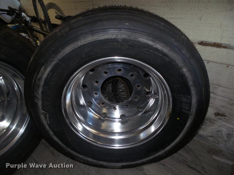 image for item EM9132 (2) Bridgestone 445/50R22.5 tires