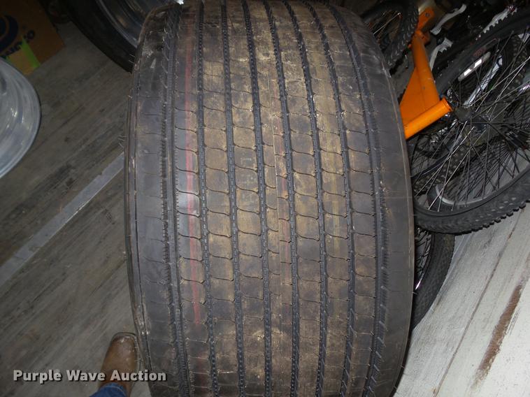 image for item EM9132 (2) Bridgestone 445/50R22.5 tires