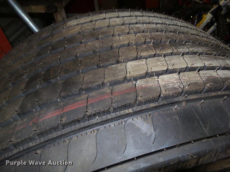 image for item EM9132 (2) Bridgestone 445/50R22.5 tires