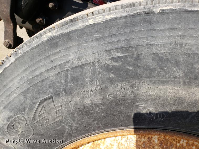 image for item EN9842 1996 Volvo WG semi truck