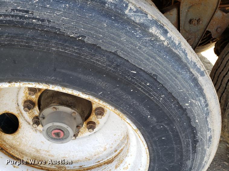 image for item EN9843 1990 Great Dane dry van trailer