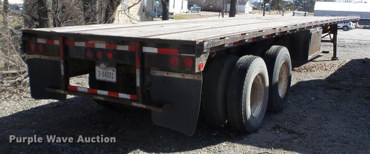 image for item EW9986 1993 Trailmobile F7AT-5EAA flatbed trailer