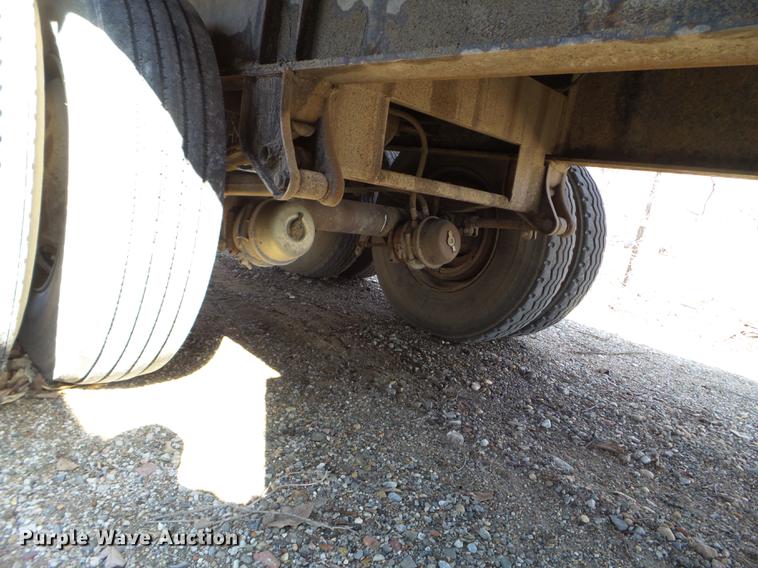 image for item EW9986 1993 Trailmobile F7AT-5EAA flatbed trailer