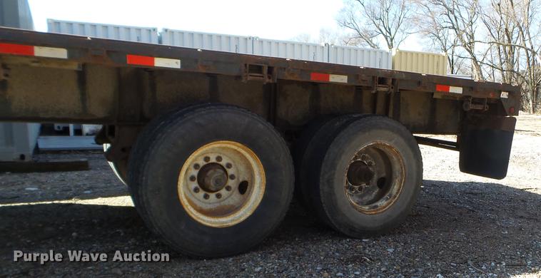 image for item EW9986 1993 Trailmobile F7AT-5EAA flatbed trailer