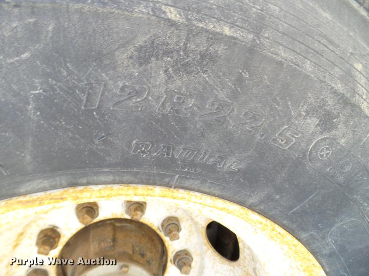 image for item EW9986 1993 Trailmobile F7AT-5EAA flatbed trailer