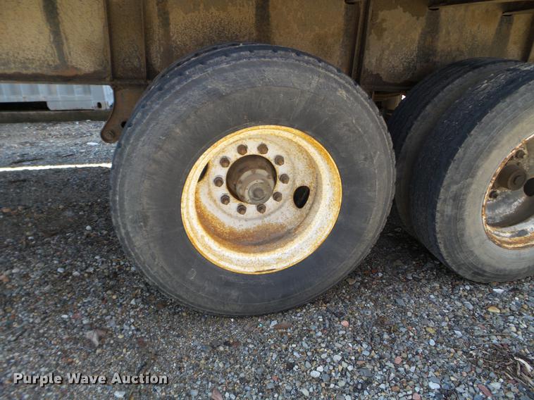 image for item EW9986 1993 Trailmobile F7AT-5EAA flatbed trailer