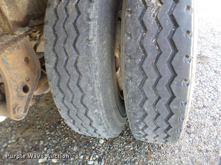 image for item EW9986 1993 Trailmobile F7AT-5EAA flatbed trailer