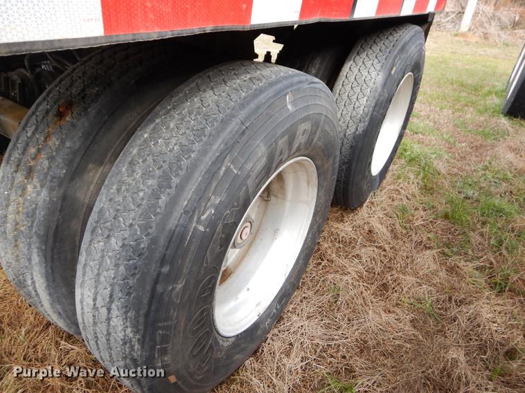 image for item EZ9821 2001 Fruehauf end dump trailer