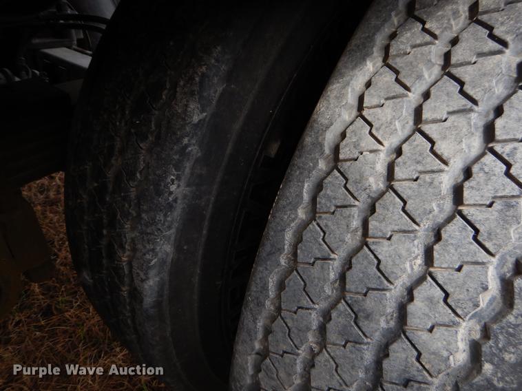 image for item EZ9821 2001 Fruehauf end dump trailer