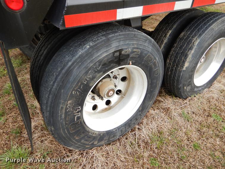 image for item EZ9821 2001 Fruehauf end dump trailer