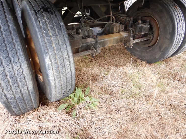 image for item EZ9821 2001 Fruehauf end dump trailer